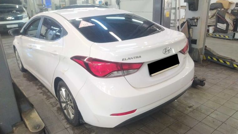 Hyundai Elantra 2014 года, 137 108 км - вид 4