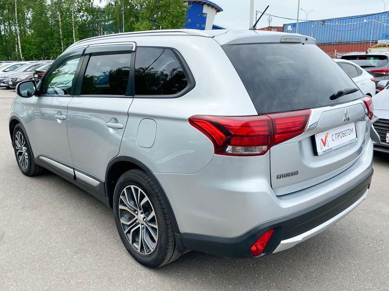 Mitsubishi Outlander 2016 года, 138 473 км - вид 6