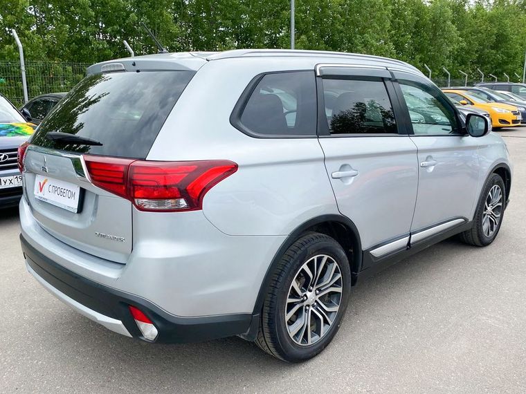 Mitsubishi Outlander 2016 года, 138 473 км - вид 4