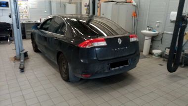 Renault Laguna 2008 года, 294 257 км - вид 4
