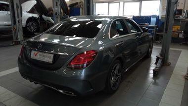 Mercedes-Benz C-класс 2019 года, 102 894 км - вид 3