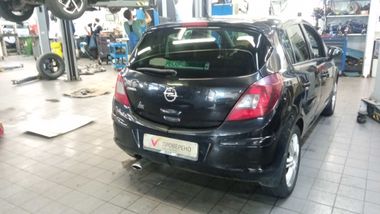 Opel Corsa 2011 года, 176 904 км - вид 3