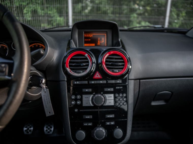 Opel Corsa 2011 года, 176 904 км - вид 6