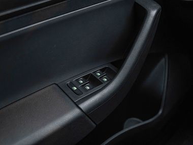 Skoda Rapid 2018 года, 99 000 км - вид 10