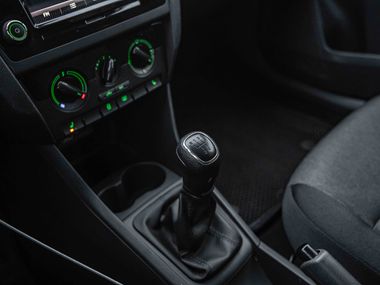 Skoda Rapid 2018 года, 99 000 км - вид 8