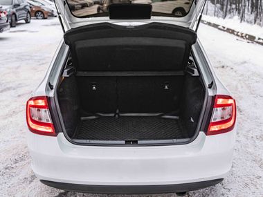 Skoda Rapid 2018 года, 99 000 км - вид 13