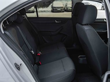 Skoda Rapid 2018 года, 99 000 км - вид 11
