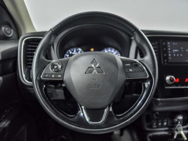 Mitsubishi Outlander 2021 года, 80 185 км - вид 10