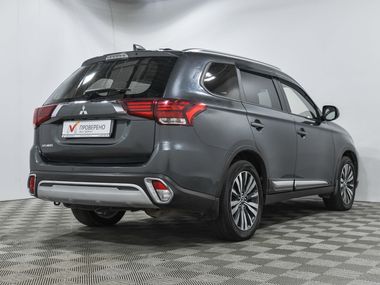 Mitsubishi Outlander 2021 года, 80 185 км - вид 4