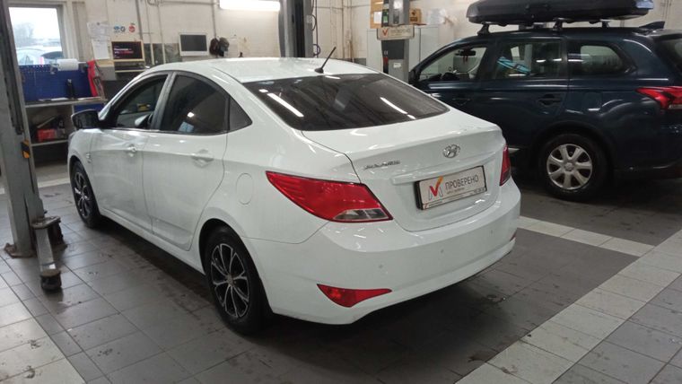 Hyundai Solaris 2016 года, 115 000 км - вид 4