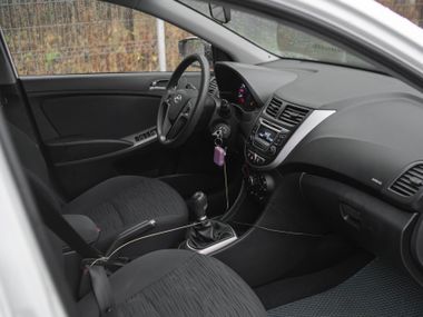 Hyundai Solaris 2016 года, 115 000 км - вид 11