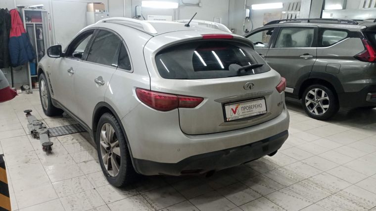 Infiniti QX70 2013 года, 116 131 км - вид 4