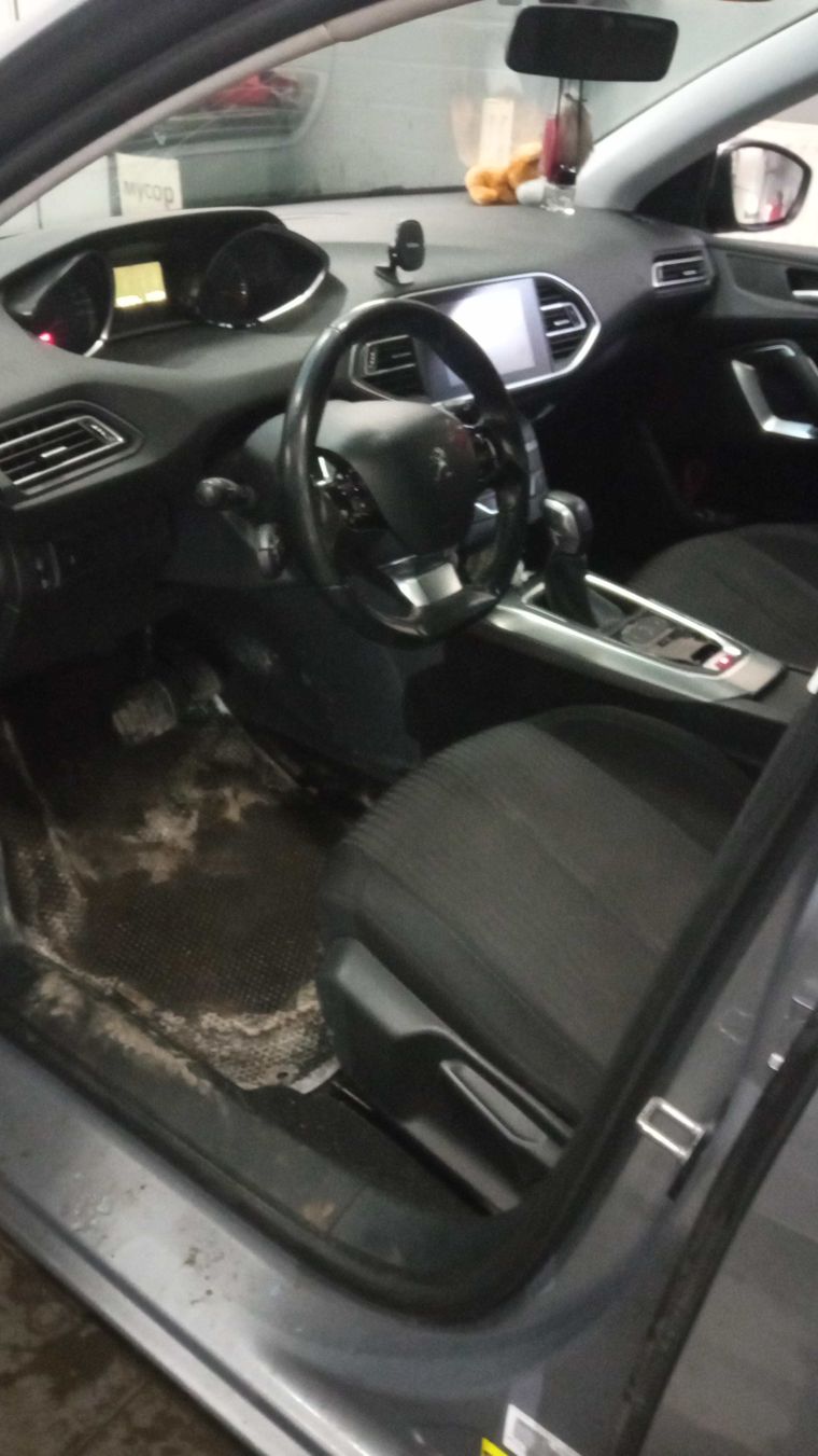Peugeot 308 2014 года, 128 000 км - вид 5