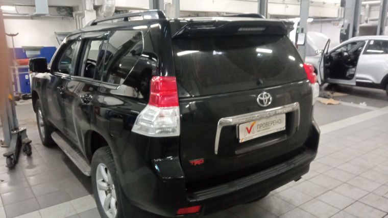 Toyota Land Cruiser Prado 2011 года, 393 158 км - вид 4