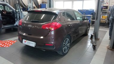 KIA Ceed 2013 года, 132 847 км - вид 3