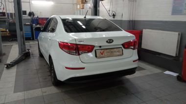 KIA Rio 2016 года, 116 000 км - вид 4