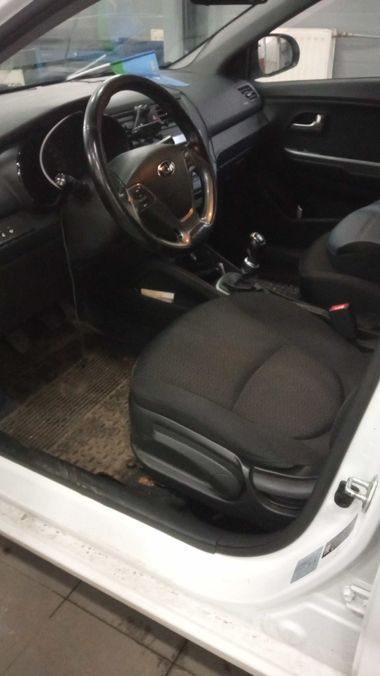 KIA Rio 2016 года, 116 000 км - вид 5