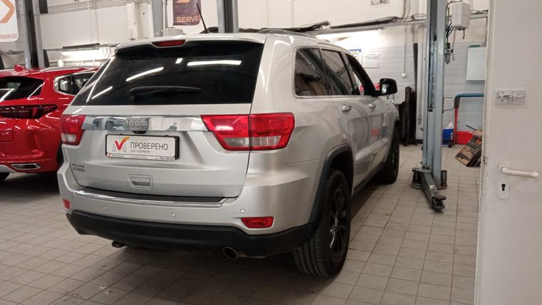 Jeep Grand Cherokee 2010 года, 215 173 км - вид 3