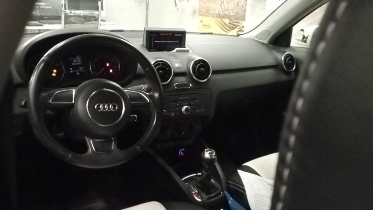 Audi A1 2013 года, 202 390 км - вид 4