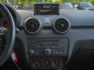 Audi A1 2013 года, 202 390 км - вид 7