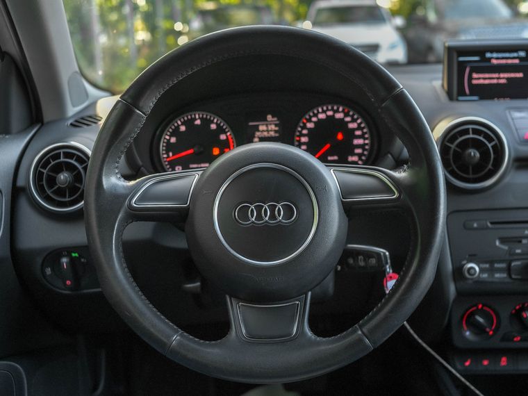 Audi A1 2013 года, 202 390 км - вид 6