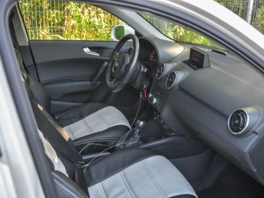 Audi A1 2013 года, 202 390 км - вид 12