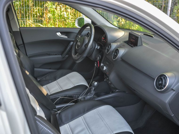 Audi A1 2013 года, 202 390 км - вид 12