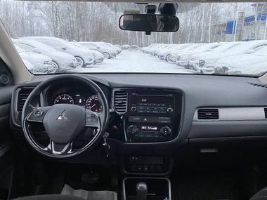 Mitsubishi Outlander 2017 года, 176 274 км - вид 8