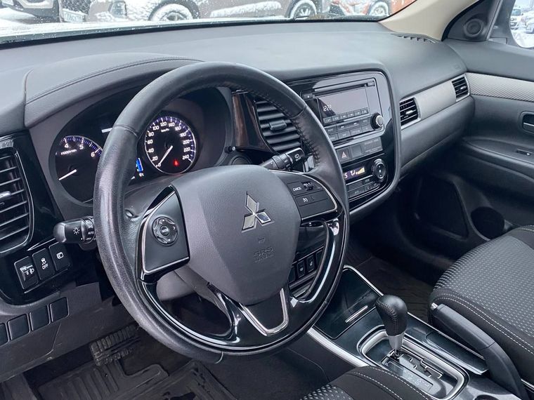 Mitsubishi Outlander 2017 года, 176 274 км - вид 11