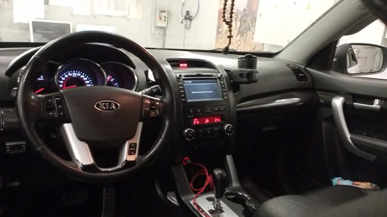 KIA Sorento 2011 года, 174 599 км - вид 5