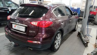 Infiniti QX50 2015 года, 101 493 км - вид 3