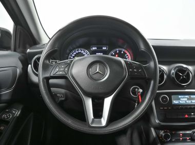 Mercedes-Benz A-класс 2013 года, 170 353 км - вид 9