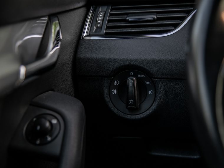 Skoda Octavia 2013 года, 183 240 км - вид 11