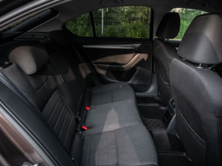 Skoda Octavia 2013 года, 183 240 км - вид 12
