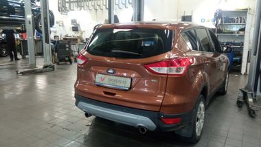 Ford Kuga 2015 года, 231 904 км - вид 3