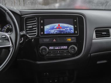 Mitsubishi Outlander 2018 года, 100 731 км - вид 9