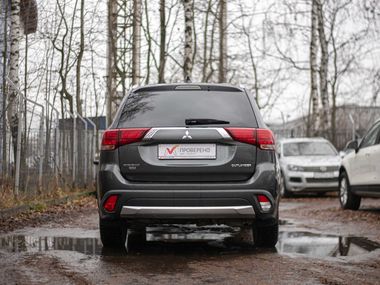 Mitsubishi Outlander 2018 года, 100 731 км - вид 4
