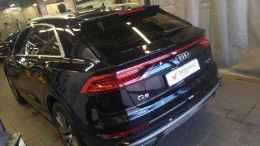 Audi Q8 2018 года, 89 864 км - вид 4