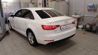 Audi A4 2018 года, 32 588 км - вид 4