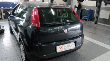 FIAT Punto 2010 года, 118 613 км - вид 4