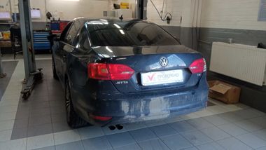 Volkswagen Jetta 2013 года, 267 071 км - вид 4