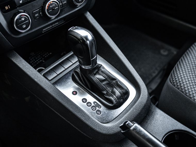 Volkswagen Jetta 2013 года, 267 071 км - вид 9