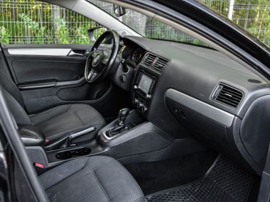 Volkswagen Jetta 2013 года, 267 071 км - вид 13