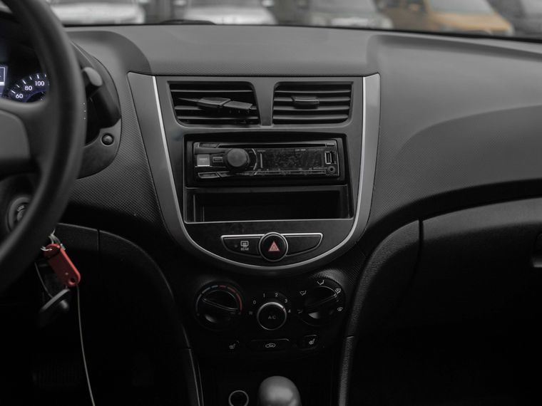 Hyundai Solaris 2016 года, 186 000 км - вид 7