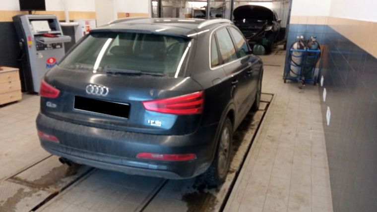 Audi Q3 2013 года, 291 441 км - вид 3