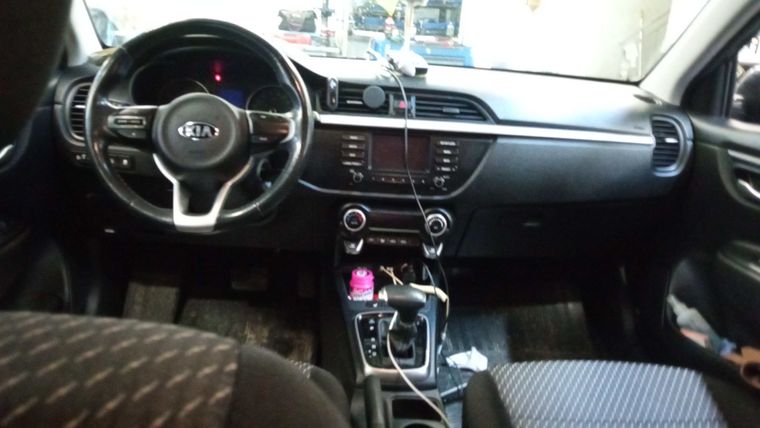 KIA Rio 2018 года, 72 395 км - вид 5