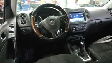Volkswagen Tiguan 2013 года, 211 936 км - вид 5
