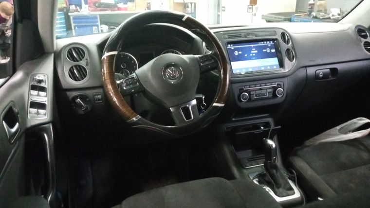 Volkswagen Tiguan 2013 года, 211 936 км - вид 5