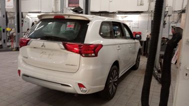 Mitsubishi Outlander 2022 года, 49 км - вид 3