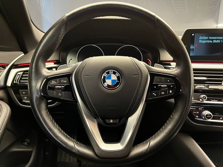 BMW 5 серия 2019 года, 71 965 км - вид 9